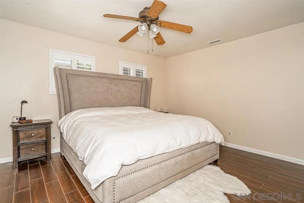 1585 Ionian St - Photo 5 of 24