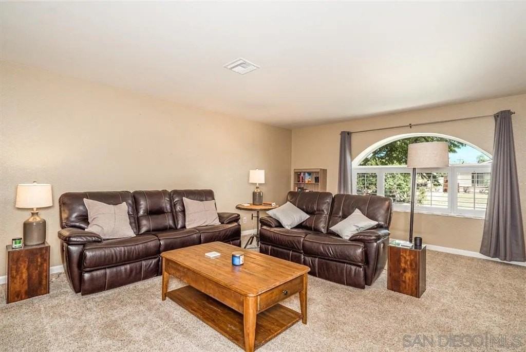 1585 Ionian St - Photo 7 of 24