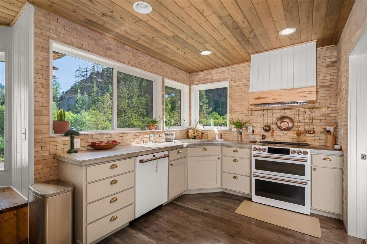 822 Little Spokane River Rd - Photo 5 of 19