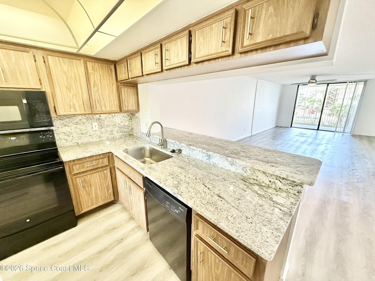 840 N Atlantic Ave #C303 - Photo 7 of 34