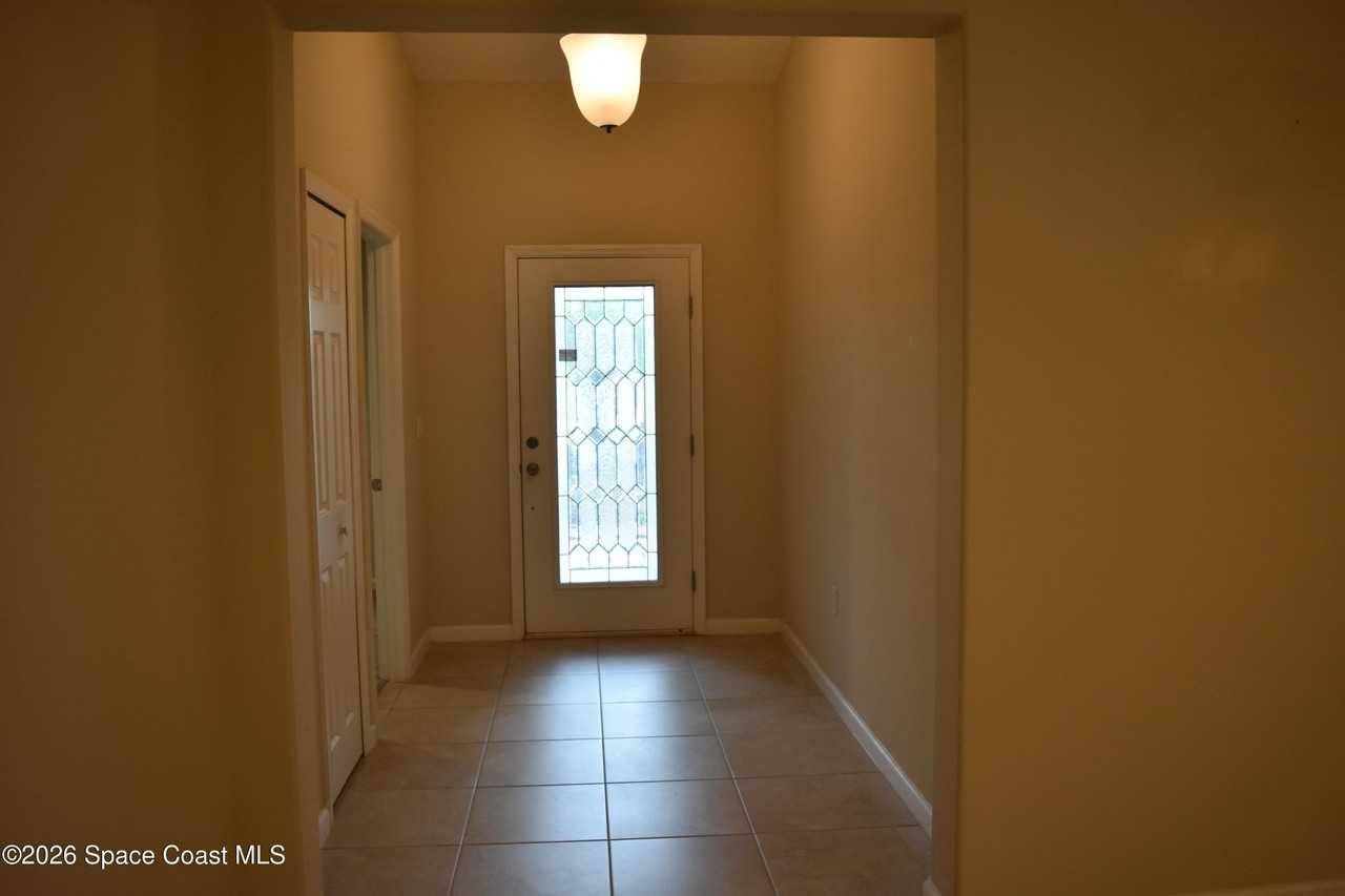 518 Dillard Dr Se - Photo 2 of 24
