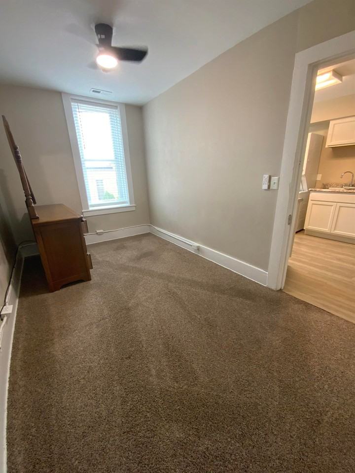 215B W Milwaukee St - Photo 7 of 14