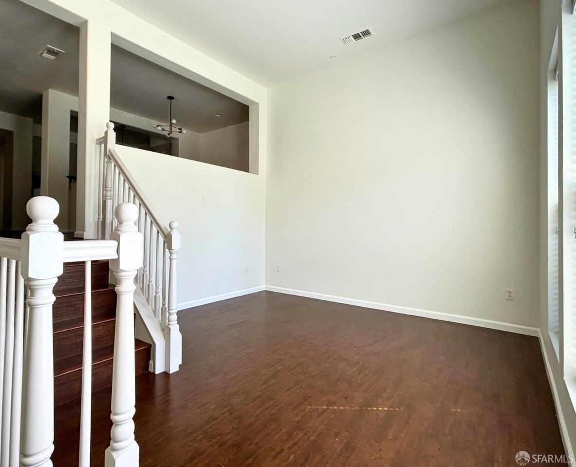 1850 Snell Pl - Photo 3 of 18