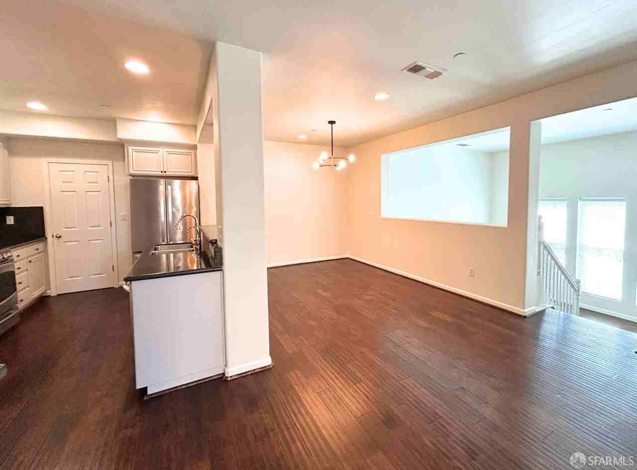 1850 Snell Pl - Photo 5 of 18