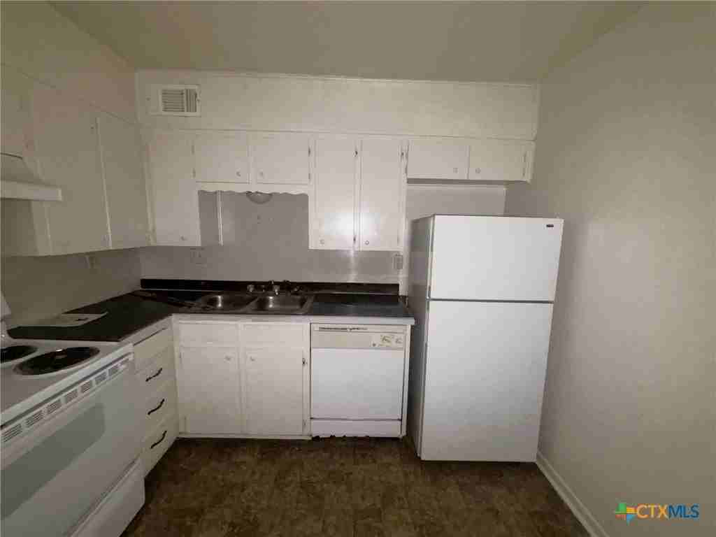 702 N 1st St #3 - Photo 3 of 5