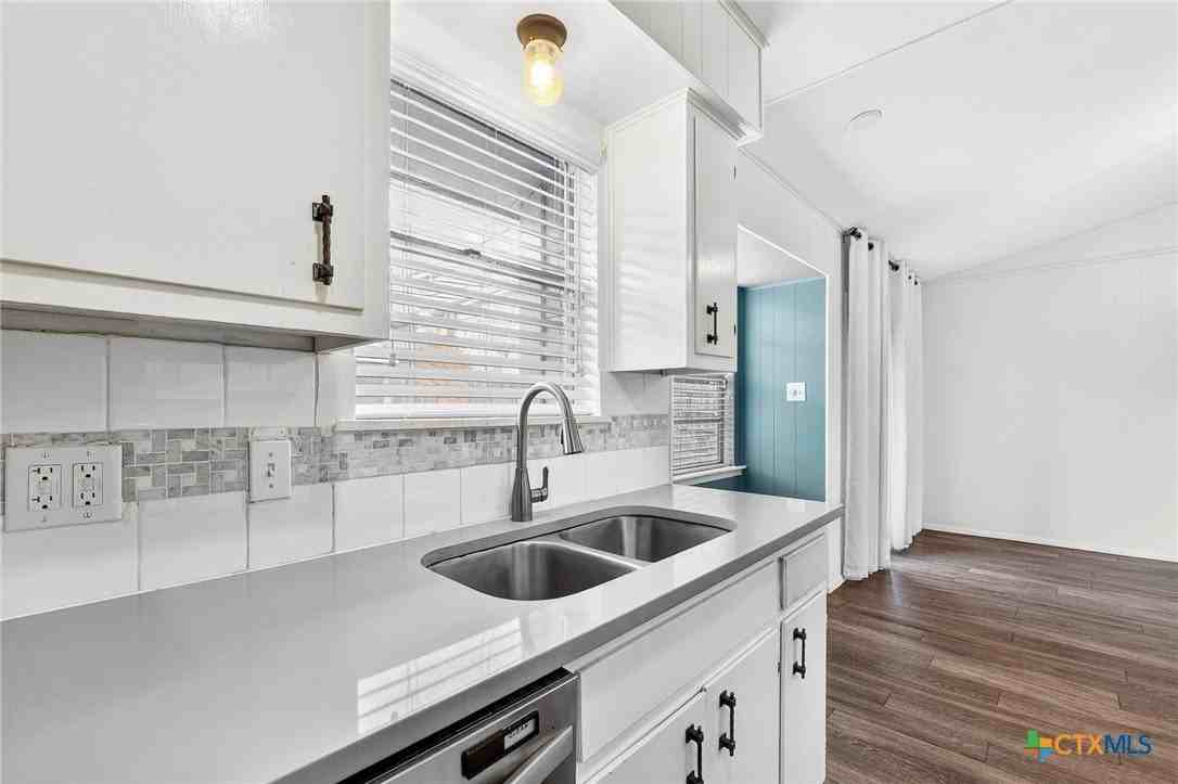 8408 Maine Dr - Photo 6 of 14
