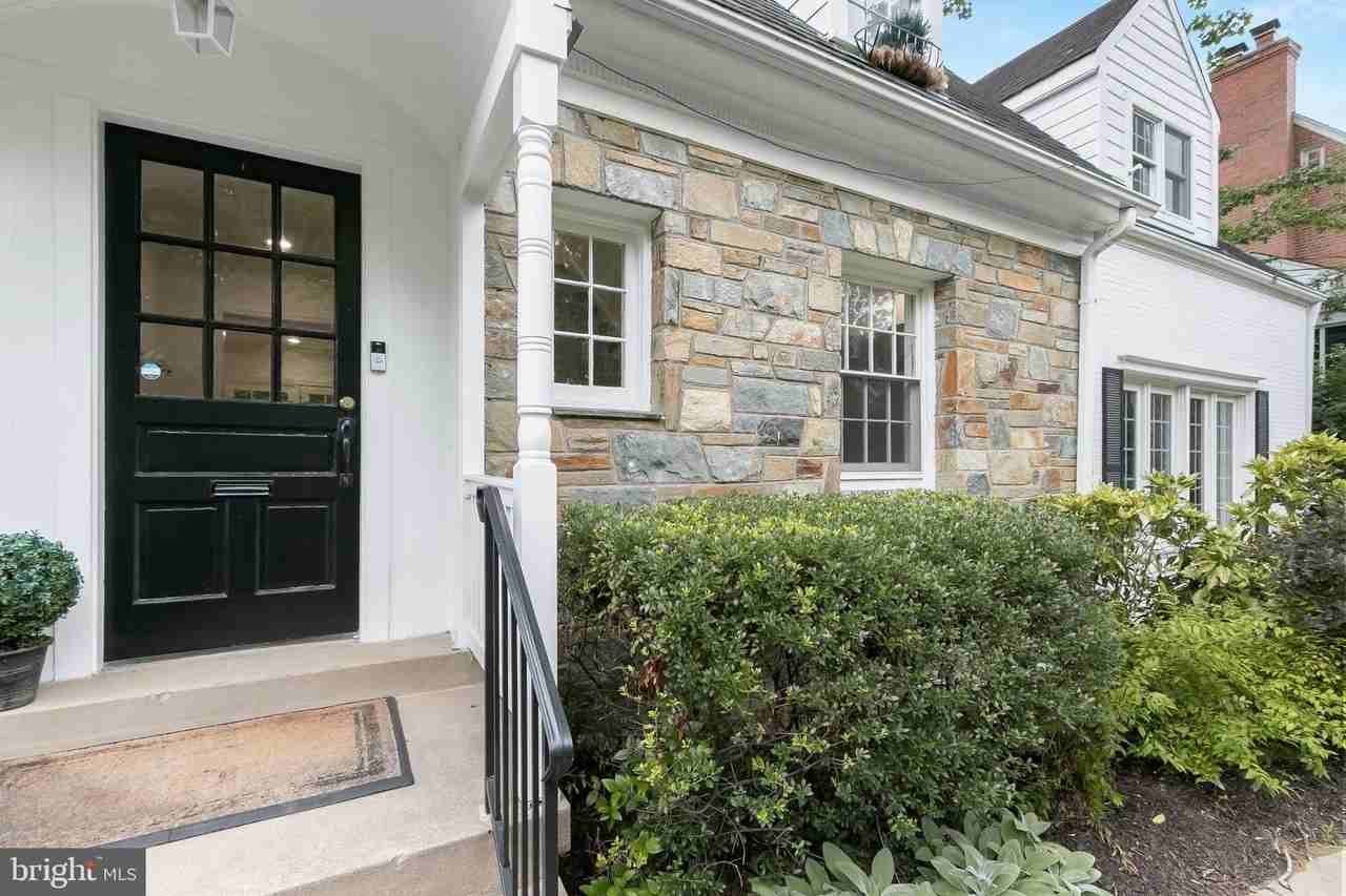 5193 Watson St Nw - Photo 3 of 44