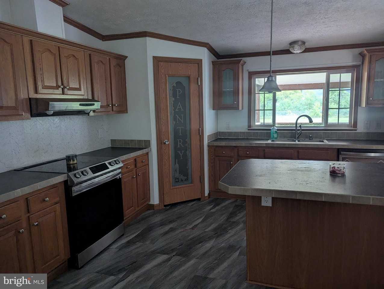6703 Westville Rd - Photo 5 of 27