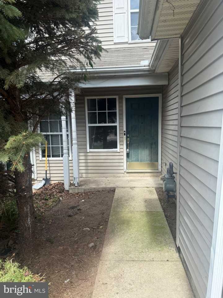 108 Periwinkle Dr