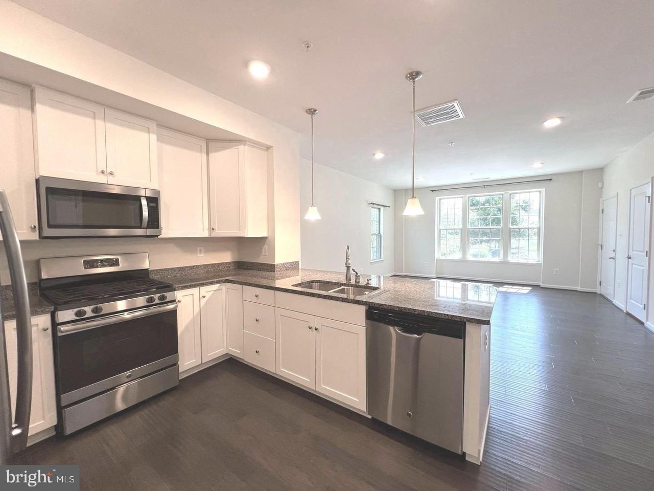 8005 Orchard Grove Rd - Photo 5 of 18