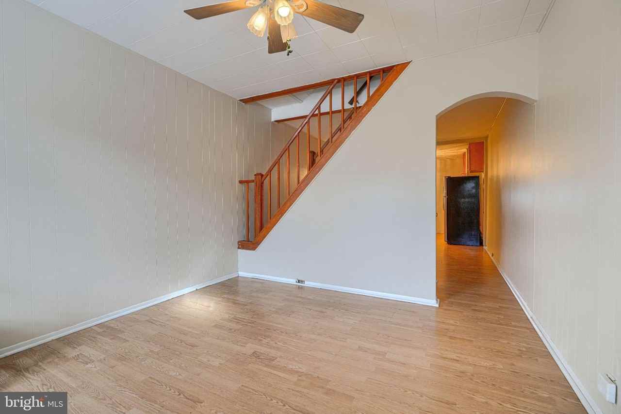 1453 Woodall St - Photo 3 of 27