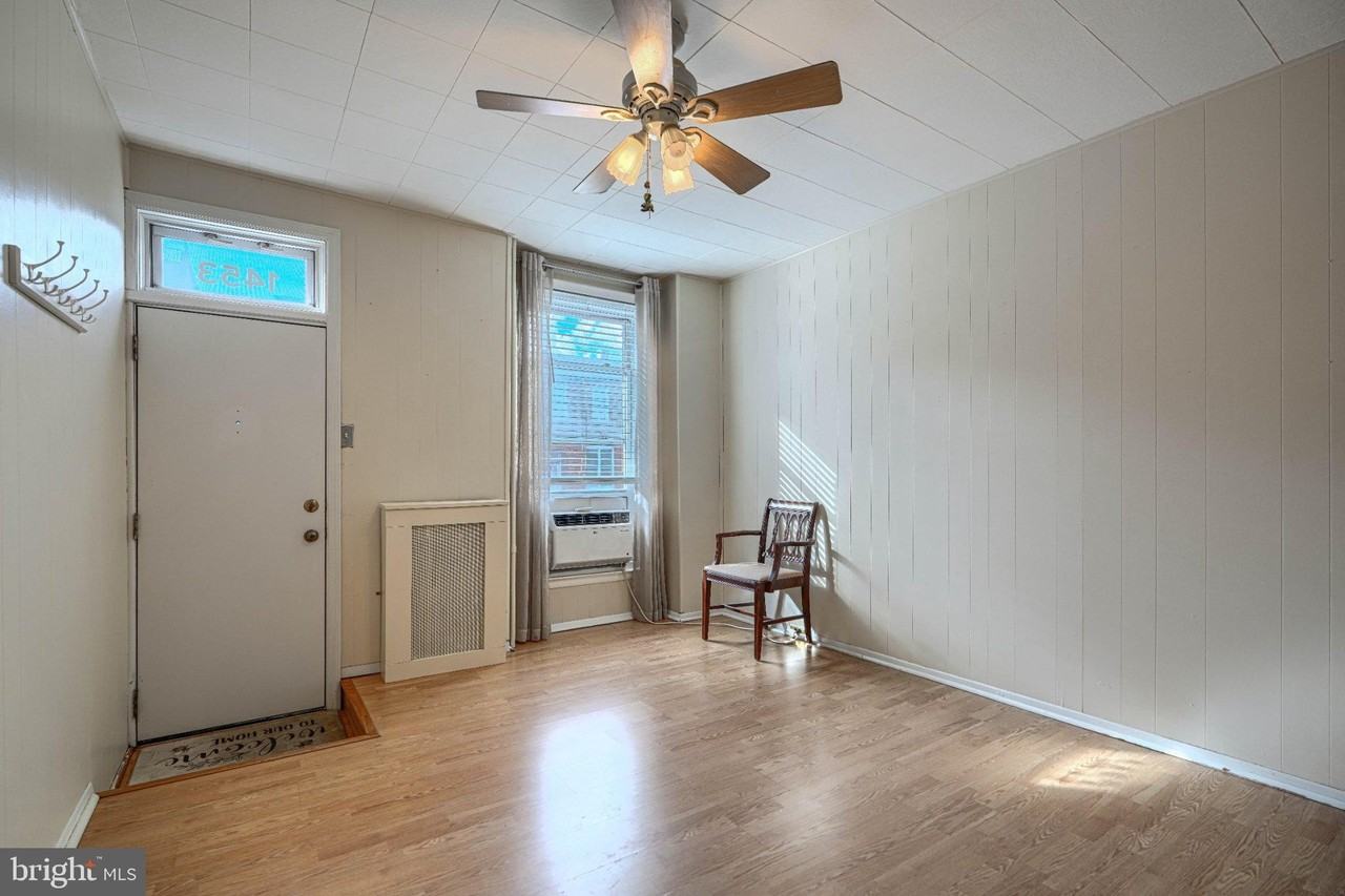 1453 Woodall St - Photo 4 of 27