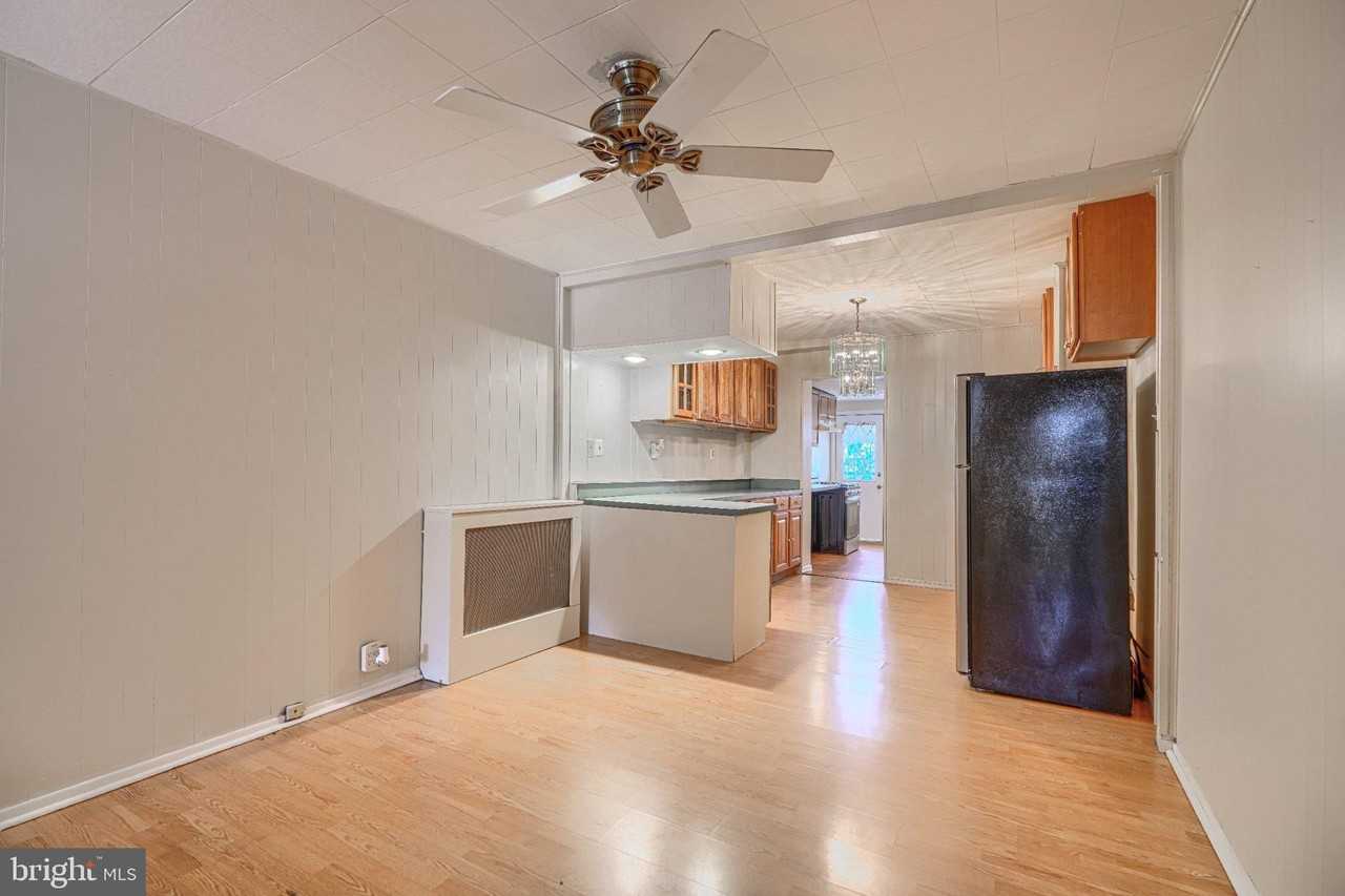 1453 Woodall St - Photo 5 of 27