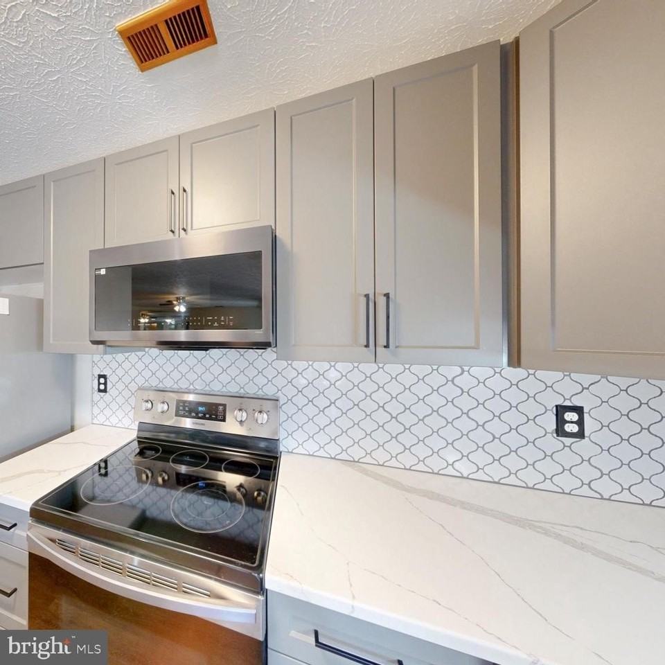 2106 Whitehall Rd #1B - Photo 4 of 15