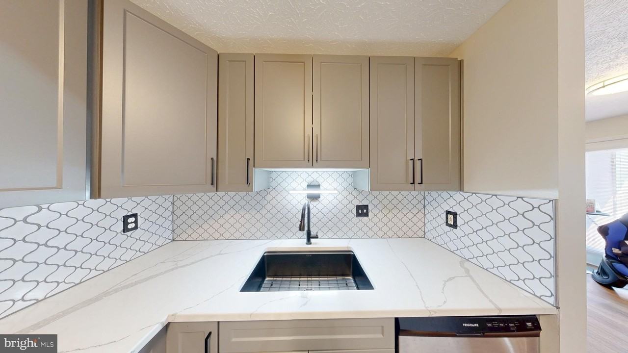 2106 Whitehall Rd #1B - Photo 5 of 15