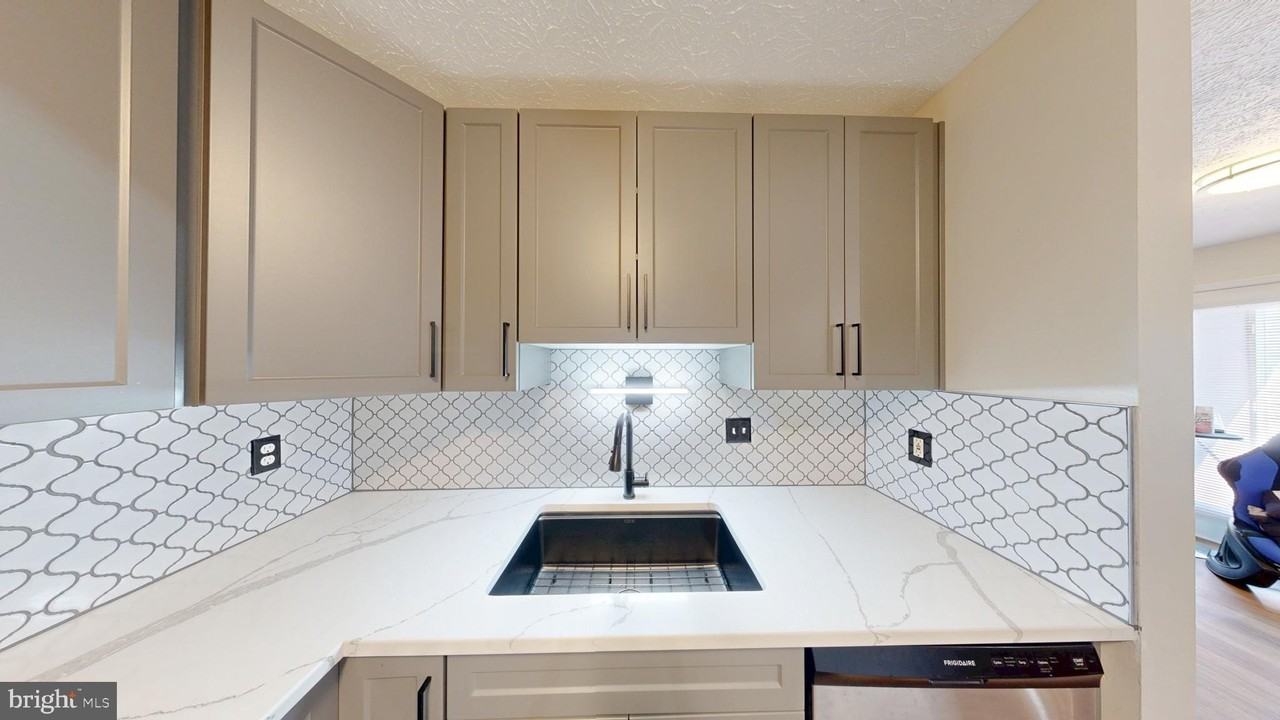 2106 Whitehall Rd #1B - Photo 6 of 15