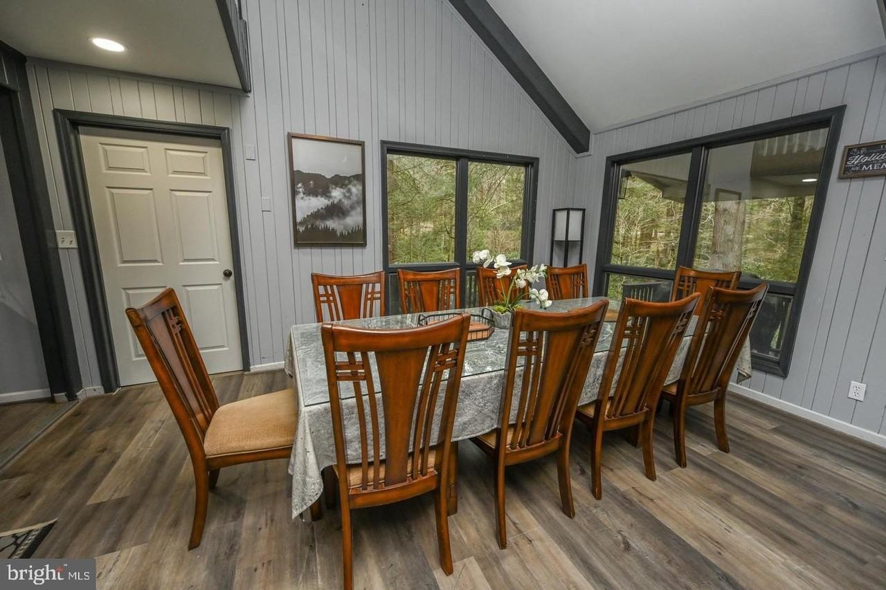 285 Lake Shore Dr - Photo 6 of 48