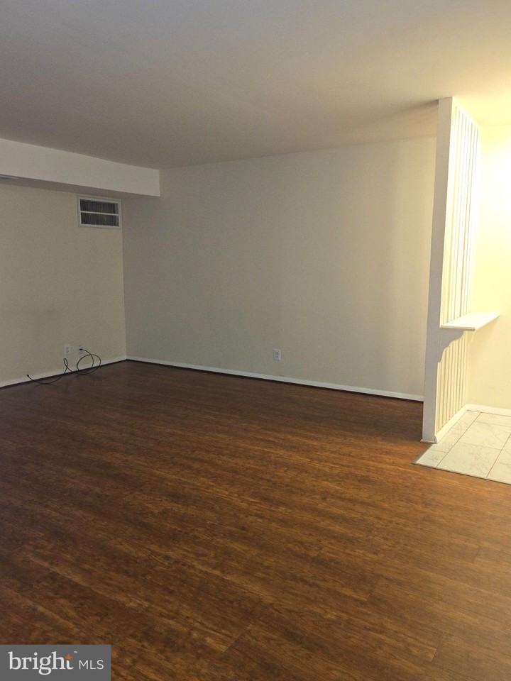 111 Donzen Dr #E - Photo 3 of 19