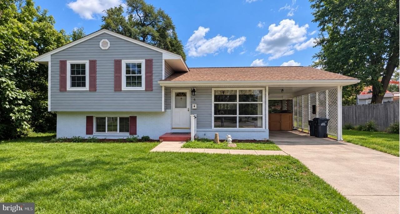 4 Lakecrest Cir