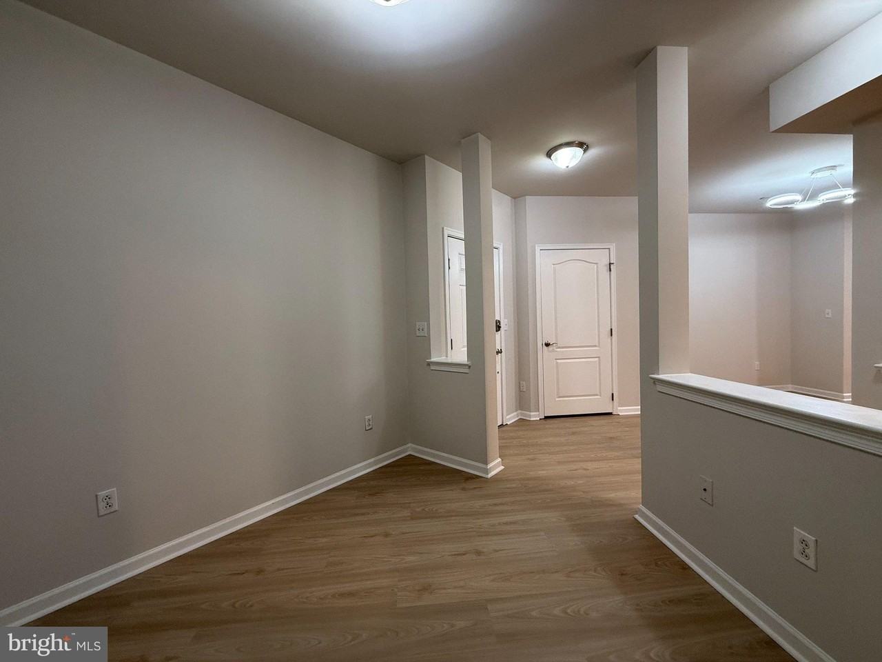 407 Carson Ter - Photo 6 of 50