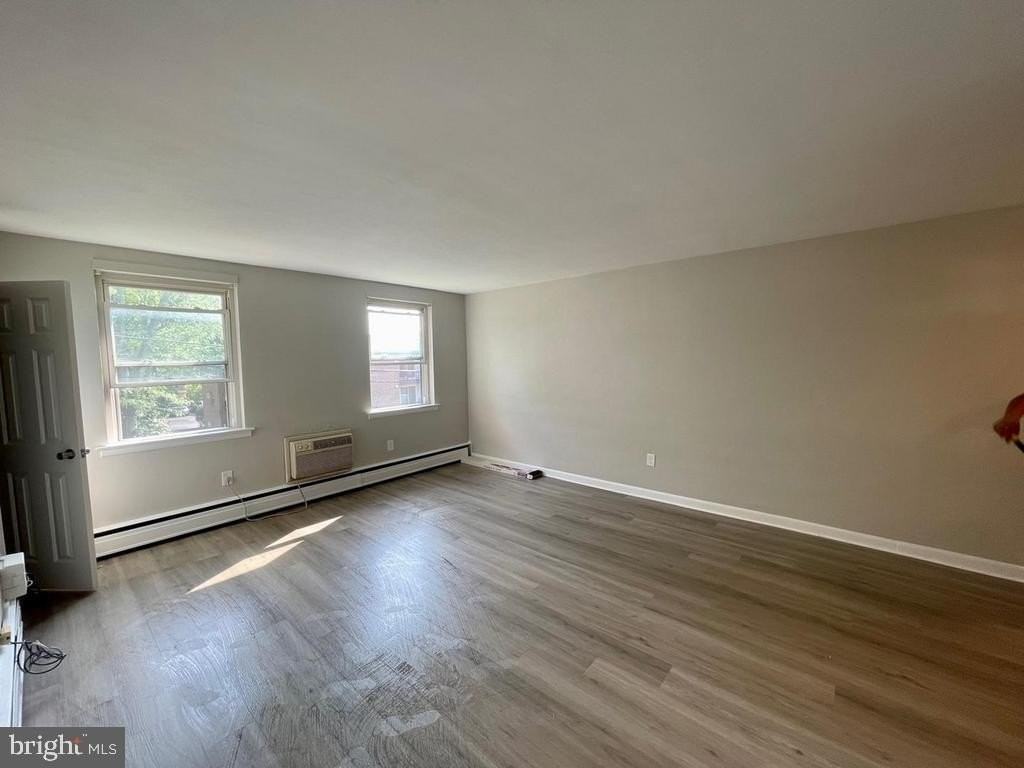 239 S 3rd St #B - Photo 5 of 16