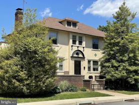 8 Montgomery Ave #2F - Photo 1 of 1