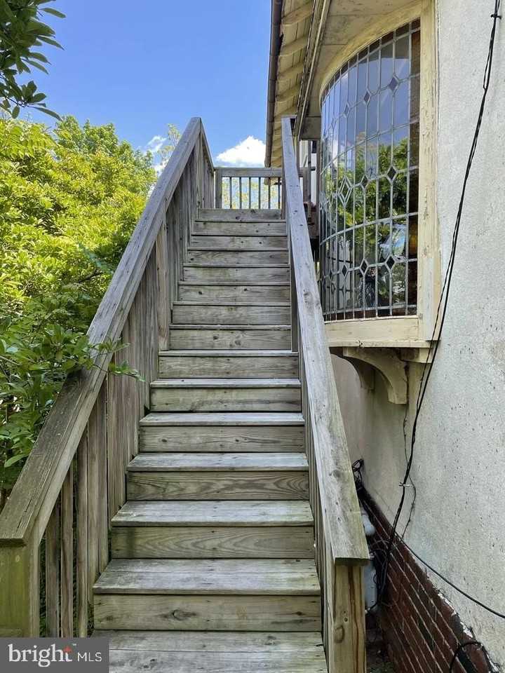 8 Montgomery Ave #2F - Photo 2 of 11