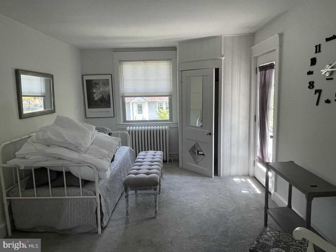 8 Montgomery Ave #2F - Photo 3 of 11