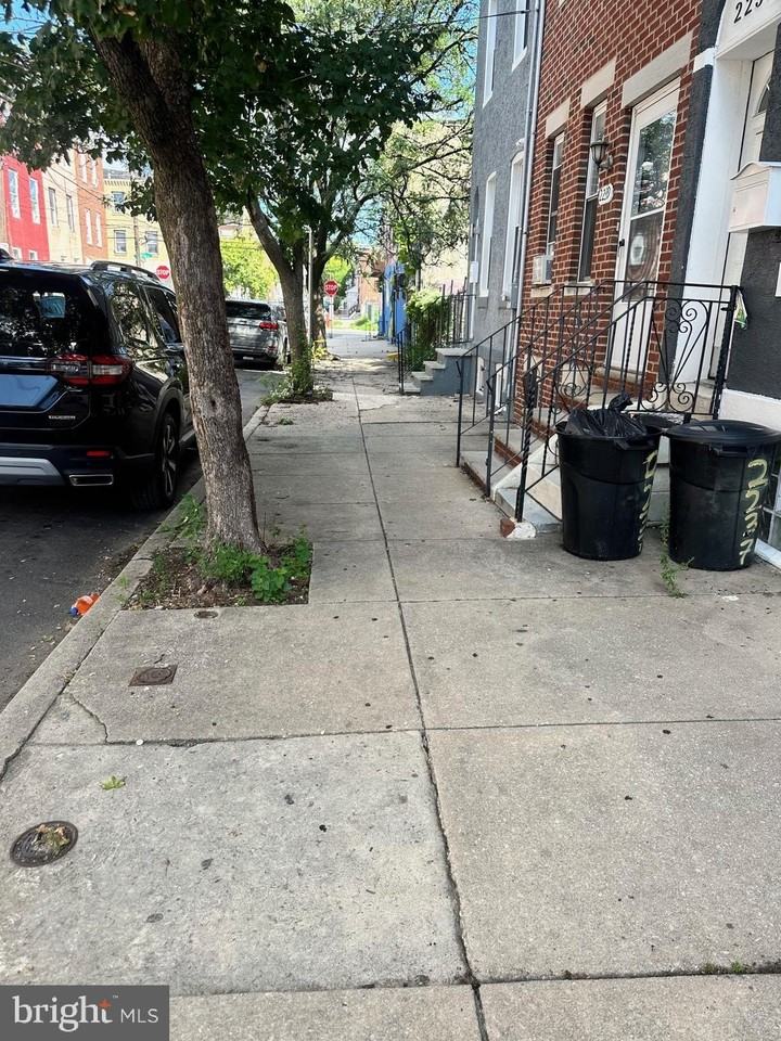 2235 N Hancock St - Photo 2 of 18
