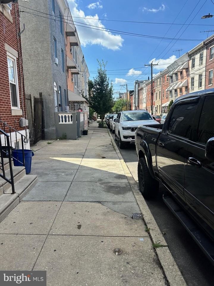 2235 N Hancock St - Photo 3 of 18