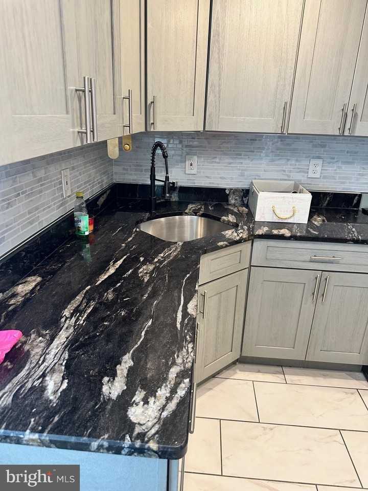 2235 N Hancock St - Photo 6 of 18