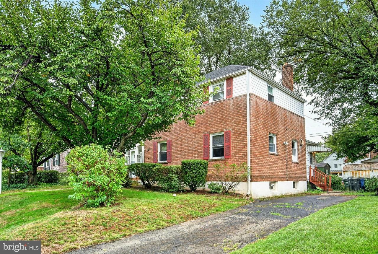 4618 3rd St N - Photo 4 of 45