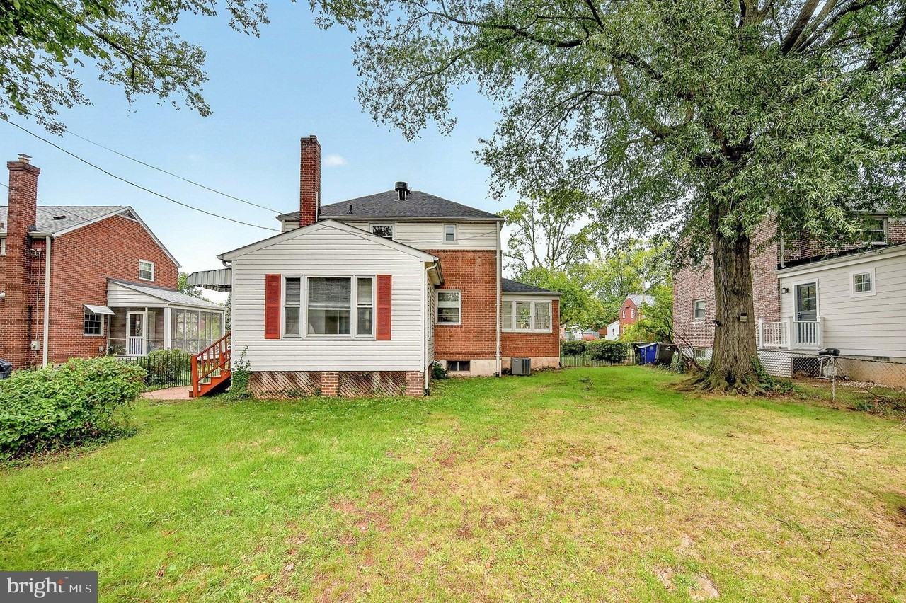 4618 3rd St N - Photo 7 of 45