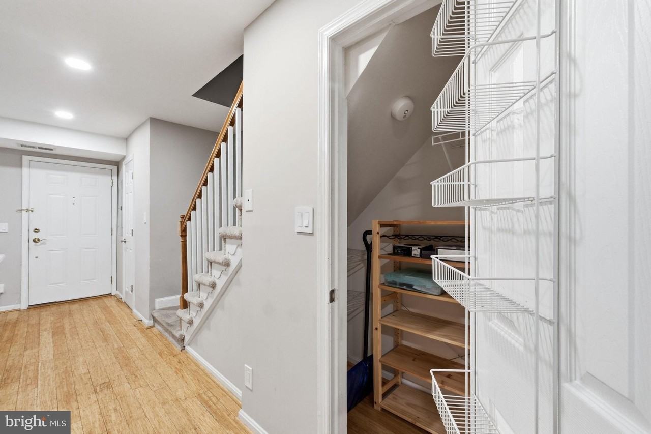 1513B N Van Dorn St - Photo 5 of 23