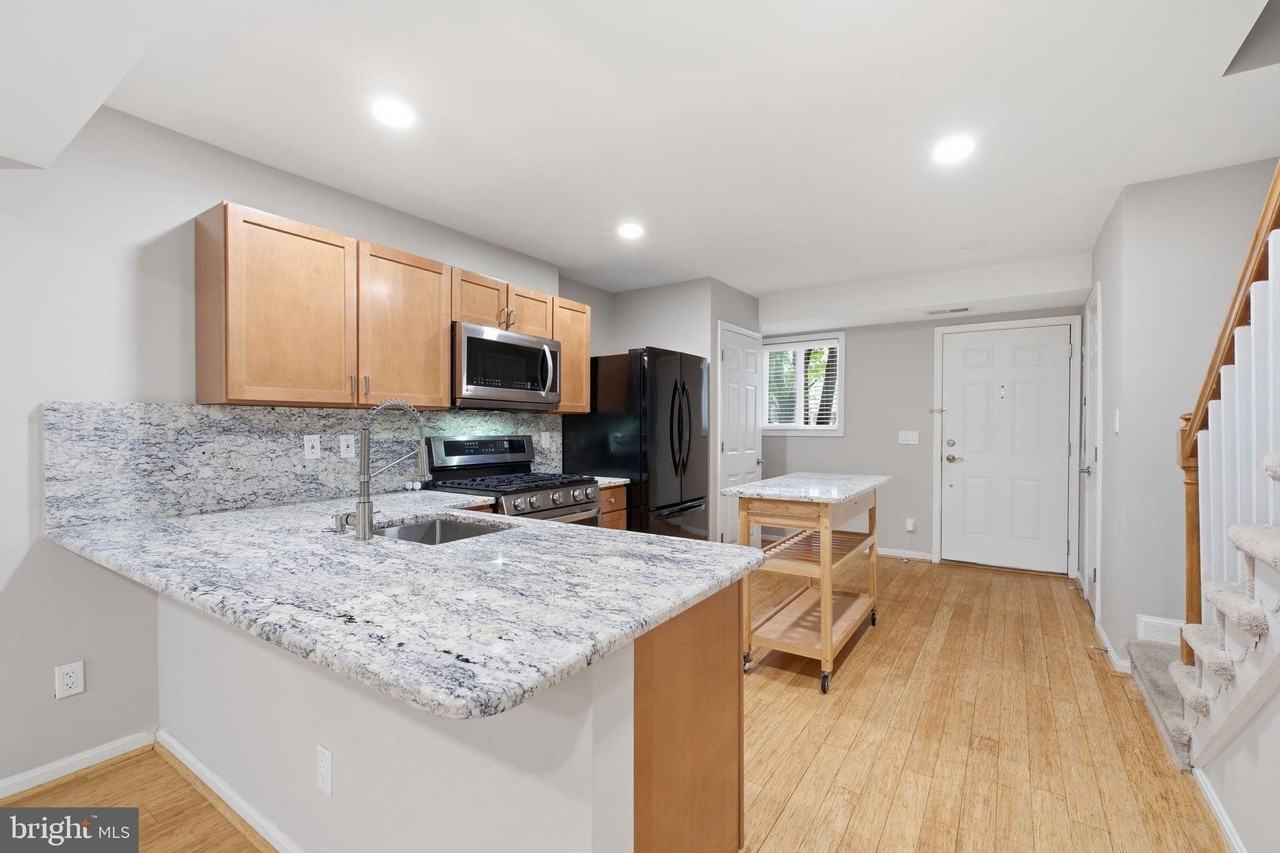 1513B N Van Dorn St - Photo 7 of 23