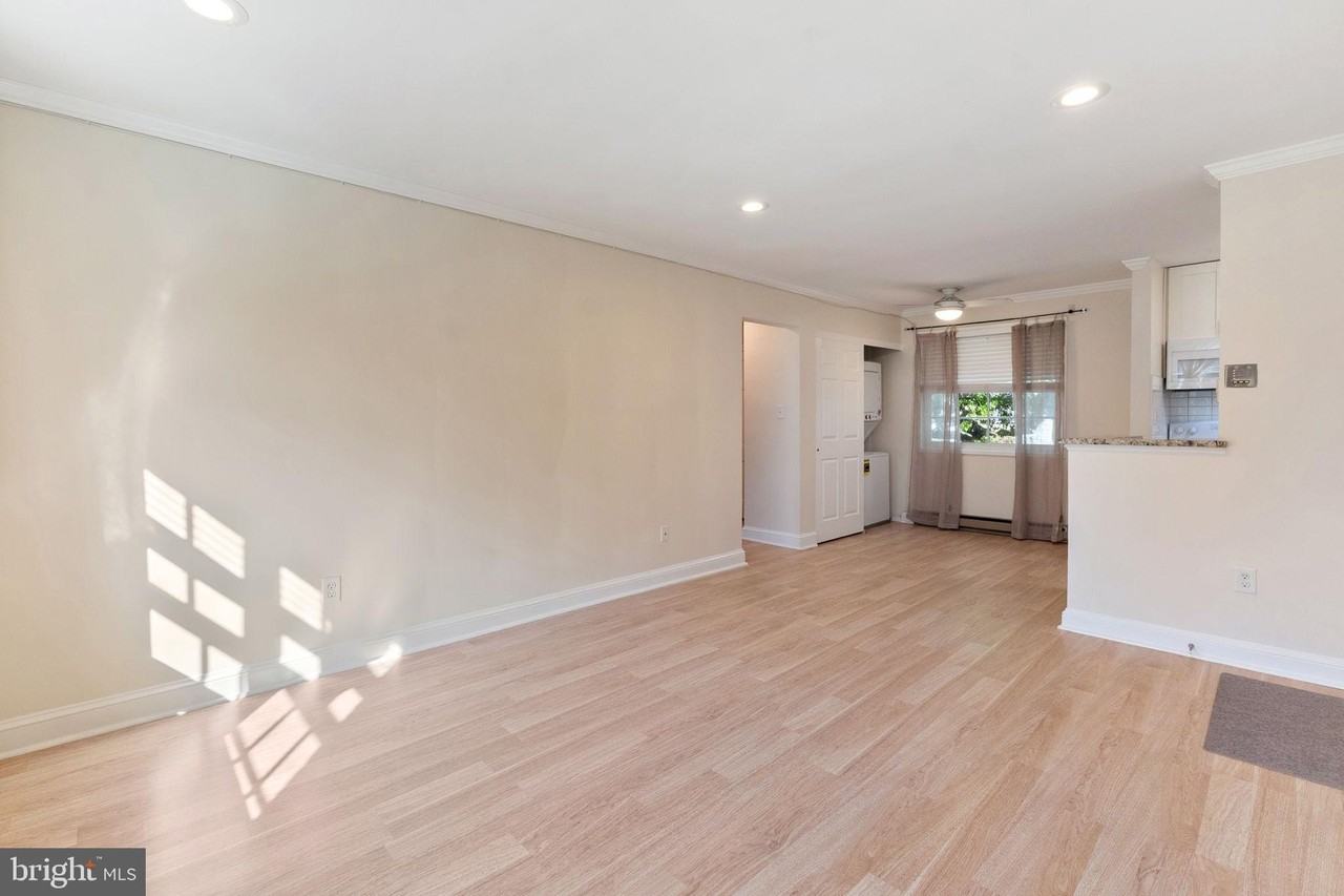 1732 W Abingdon Dr #301 - Photo 5 of 15