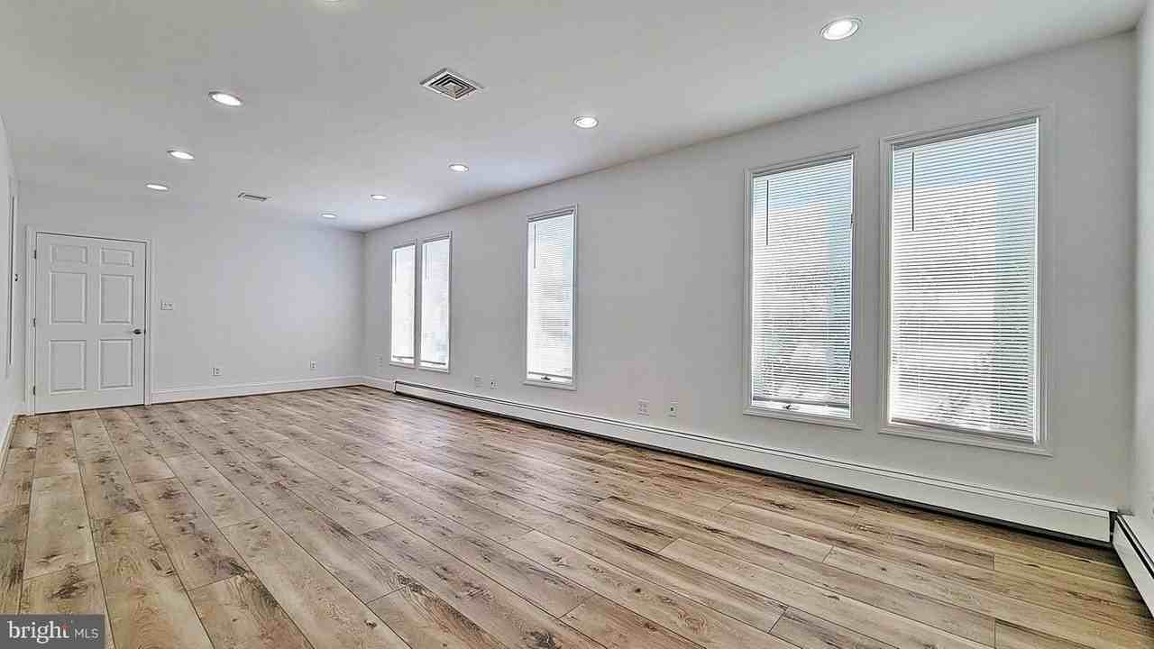1712 Mount Vernon Ave #A - Photo 3 of 16