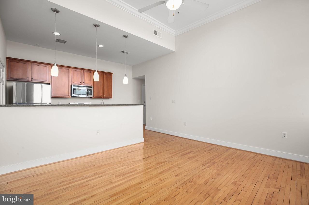 900 Barton St #307 - Photo 6 of 24
