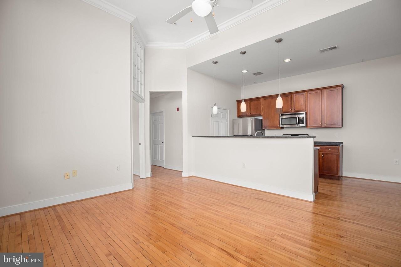 900 Barton St #307 - Photo 7 of 24