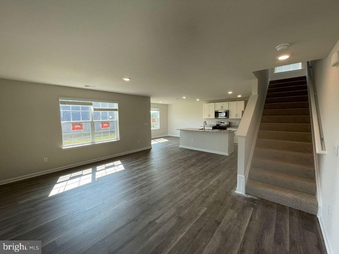 168 Hamstead Dr - Photo 3 of 13