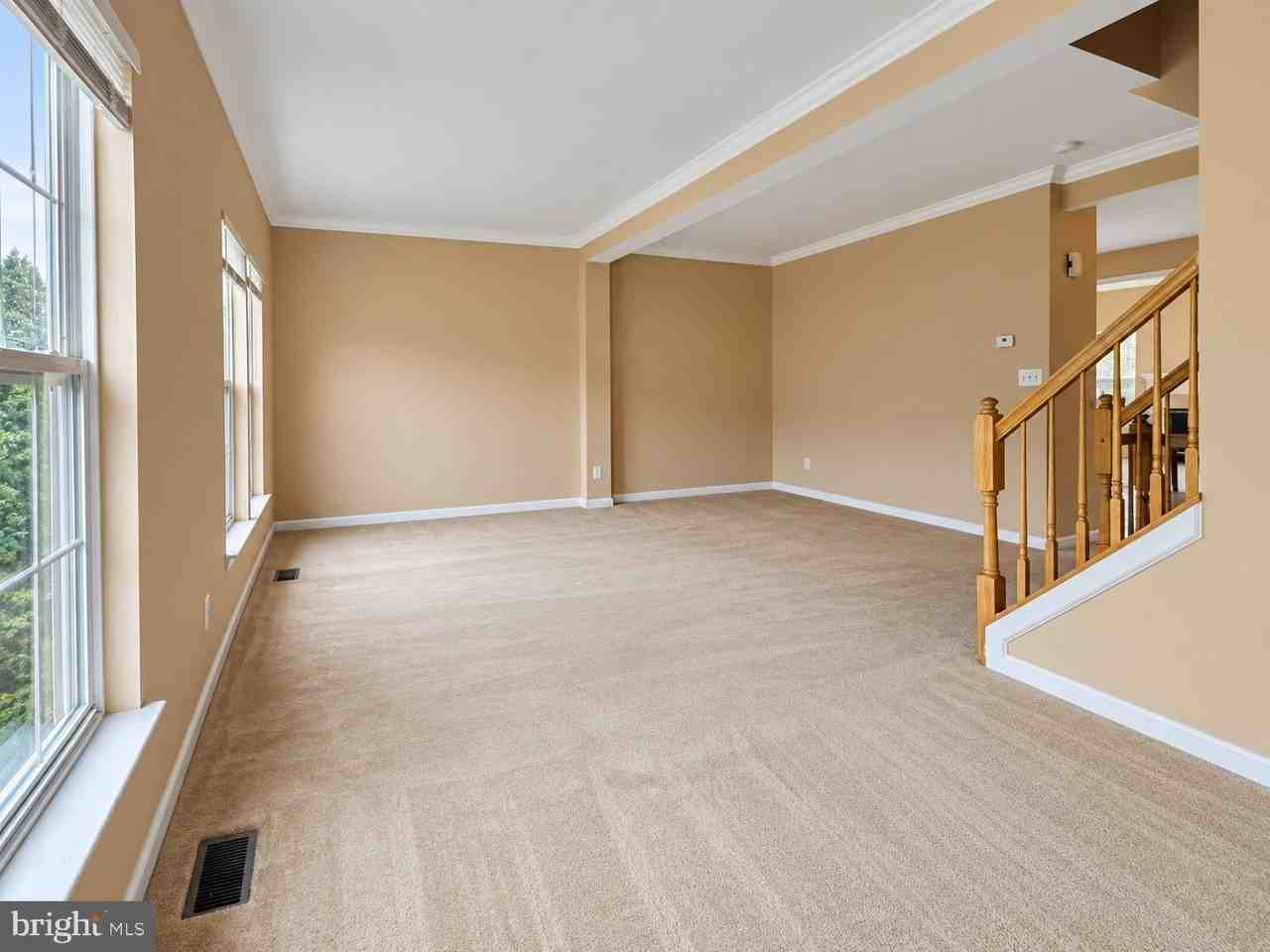 2527 Banshire Dr - Photo 2 of 26
