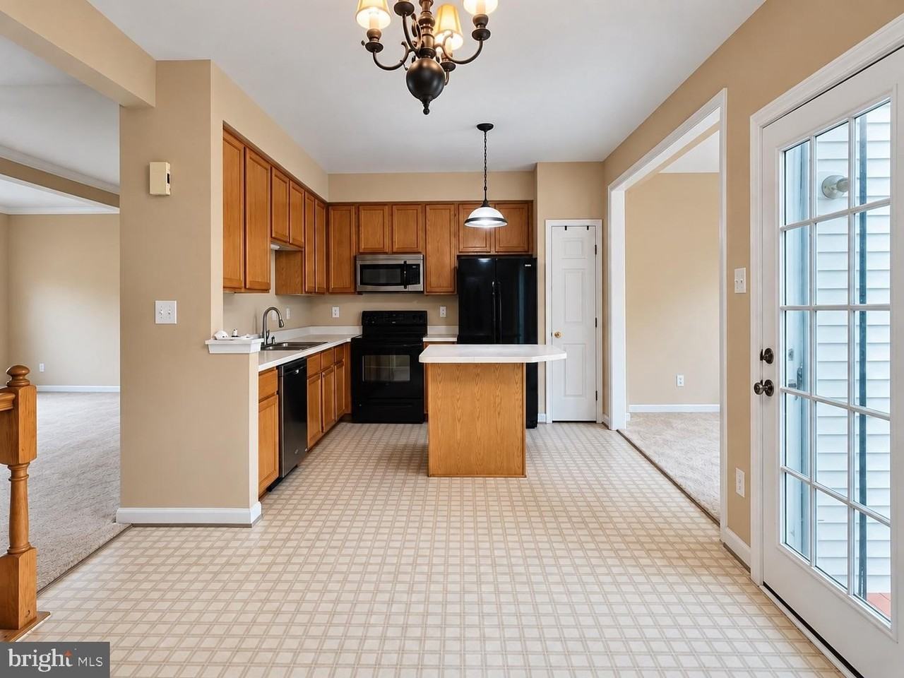 2527 Banshire Dr - Photo 4 of 26