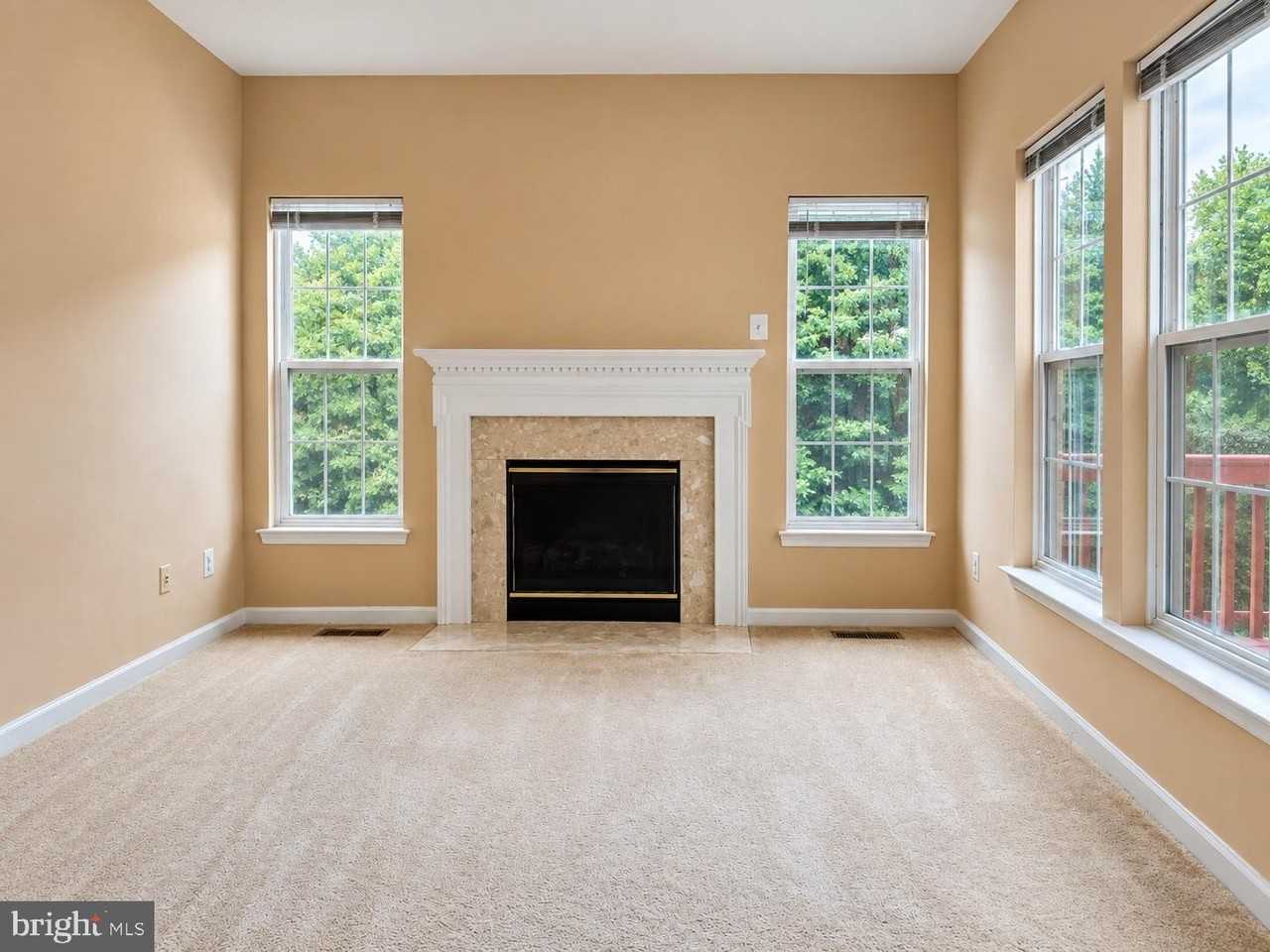 2527 Banshire Dr - Photo 5 of 26