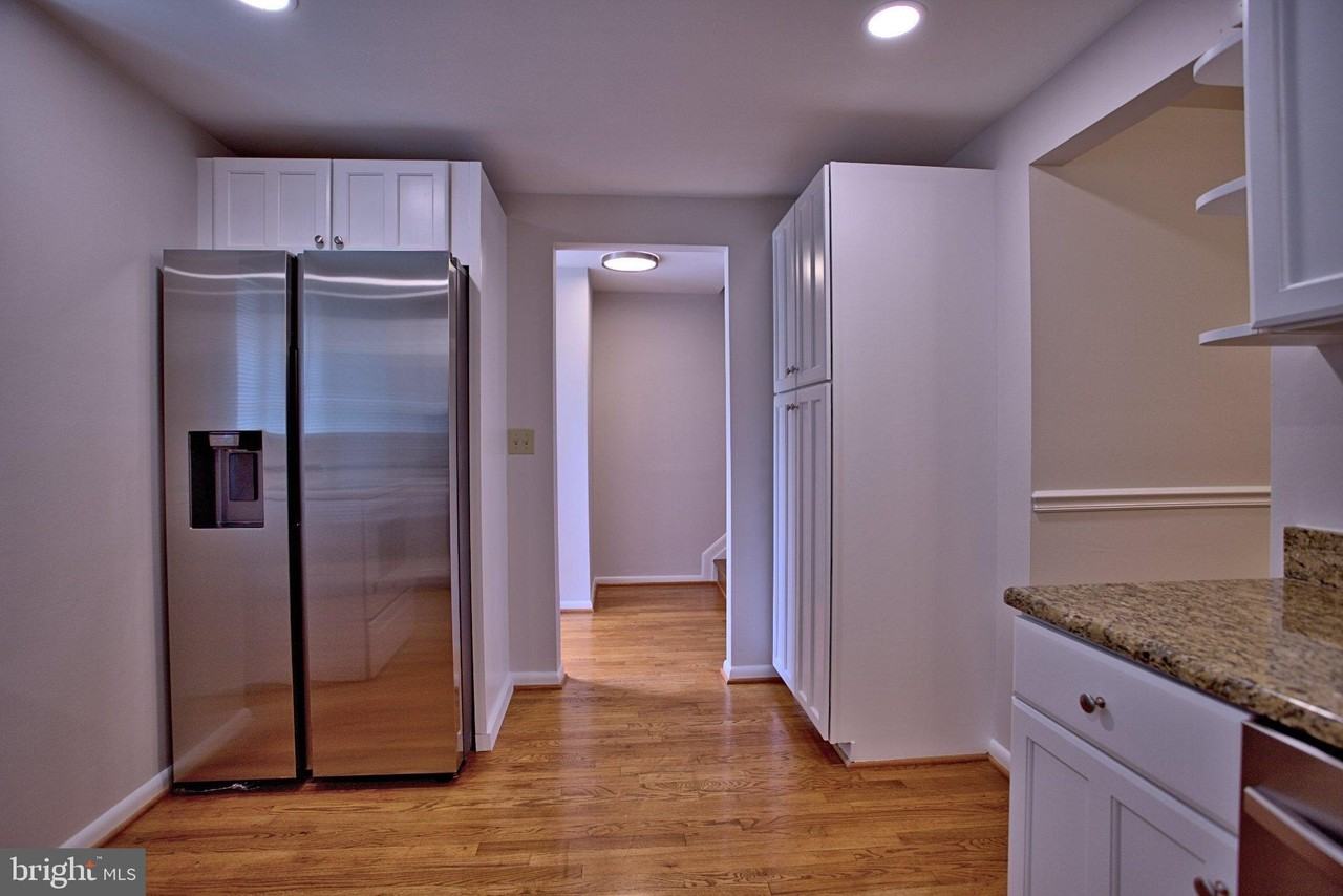 6009 Heathwick Ct - Photo 5 of 32