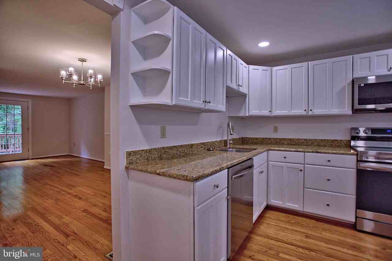 6009 Heathwick Ct - Photo 6 of 32