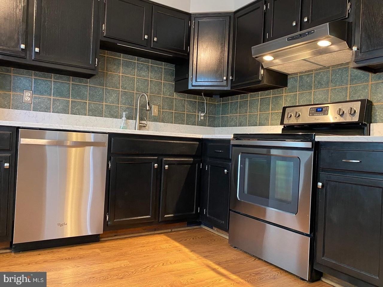 9617 Pierrpont St - Photo 4 of 34