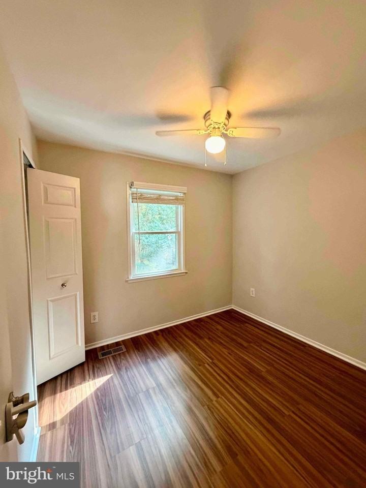 8416 Red Ash Ct - Photo 2 of 32