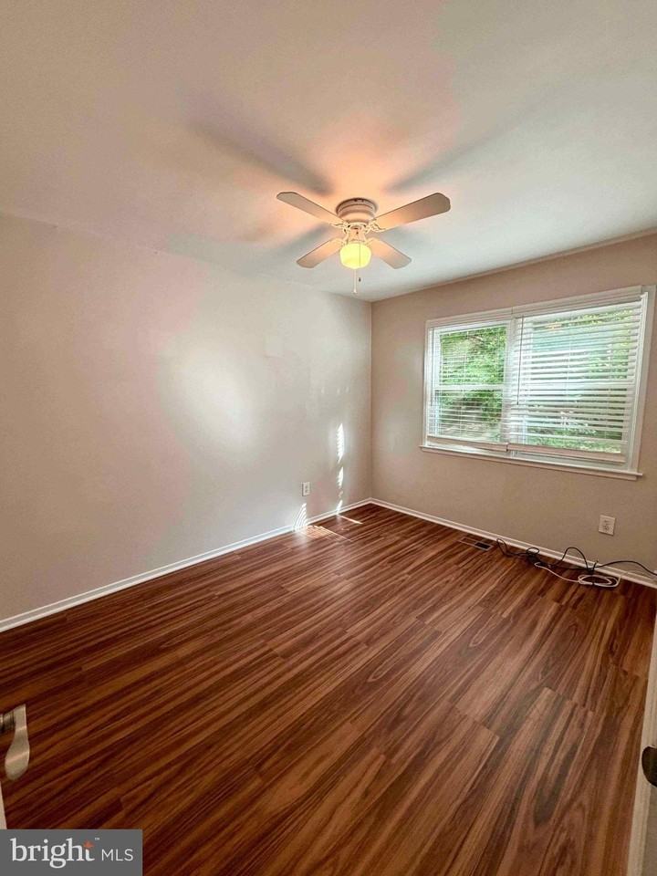 8416 Red Ash Ct - Photo 3 of 32
