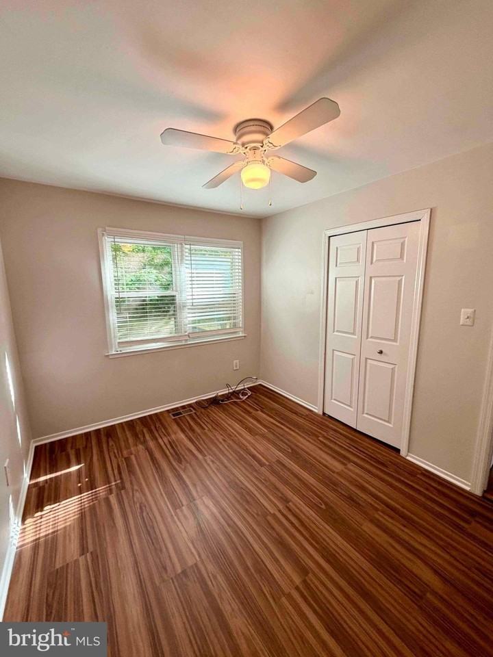 8416 Red Ash Ct - Photo 4 of 32