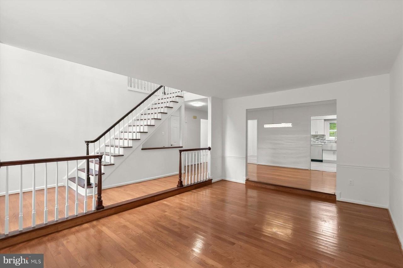 1550 Mclean Commons Ct - Photo 5 of 37